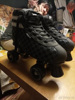 Kolečkové brusle  nový - 2