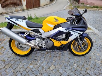 Honda CBR 929RR - 2