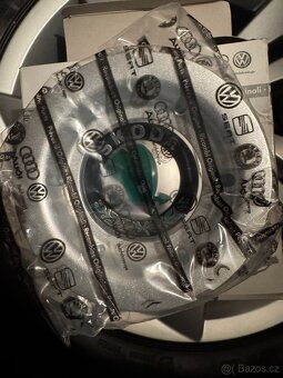 4ks nových středových pokliček Škoda Octavia - 2