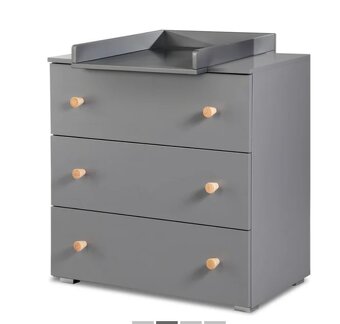 Postilka s matracem a komoda - 2