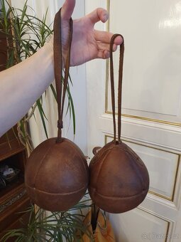 Staré boxovací pytle - 2