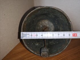 starý bronzový zvon s číslicí "9" nebo "20"-čtěte popis - 2