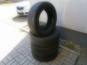 letní pneu 215 60 16  6 mm - 2