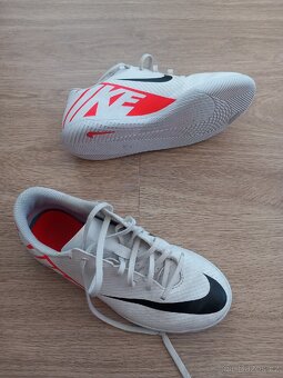Boty sálové dětské zn. Nike - 2