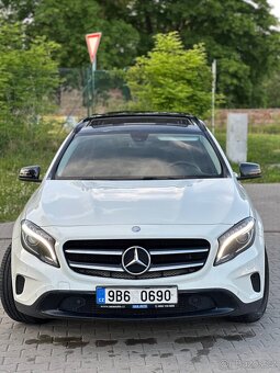 Mercedes Benz GLA220 4MATIC - 2