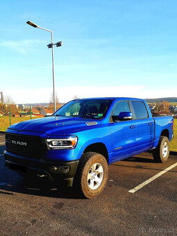 RAM 1500 rok 2019 4x4 5.7 HEMI Bighorn Crew Cab - 2