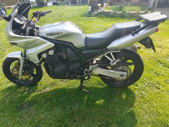 YAMAHA FZS 600 S FAZER - 2