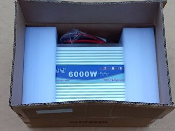 Invertor (měnič napětí) 6000W, 12Vss/230V stř., čistý sinus - 2