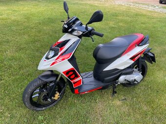 Aprilia SR 50 Motard - 2