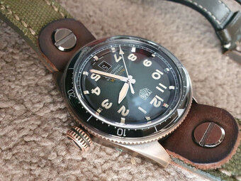 Hodinky Tag Heuer Autavia Bronze Automatic Green Manufacture - 2
