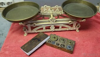 Stará kuchyňská váha (5 kg) včetně závaží - 2