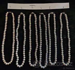 Perlové náhrdelníky (neznačené, různé uzávěry) - 2