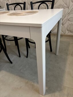 Rozkládací jídelní stůl - 2