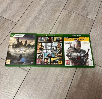 Xbox Series X 1TB Black + sluchátka Xbox + hry - 2