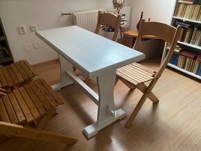 Prodám bílý dřevěný stůl - 2