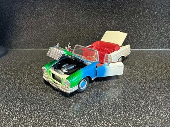 Mercedes Benz 280SE 1:18 - 2