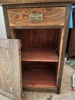 Prodám starožitné noční stolky - 2