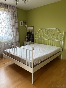 Kovová postel - 2
