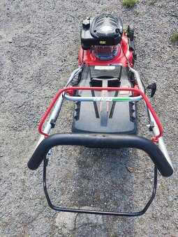 Benzínová sekačka na trávu - 2