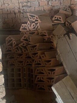 Cihly a hurdisky - 2