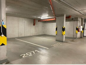 Parkovací stání v garážích 198 00 Hloubětín Praha9 Granitova - 2