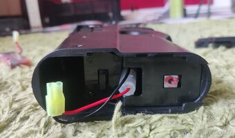 Prodám airsoftovou zbraň FN P90 - 2