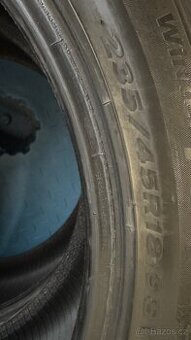 Zimní pneu 235/45/18 Hankook (2ks) - 2