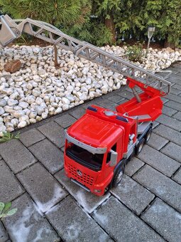 Stříkající Hasičské auto - 2