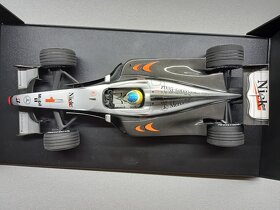 F1 MCLAREN MP4/13 MERCEDES NICK HEIDFELD MINICHAMPS 1:18 - 2