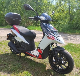 Aprilia sr 125motard - 2