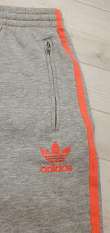 Tepláky dámské Adidas Classic vel. UK 12 F40 I44 E38 - 2