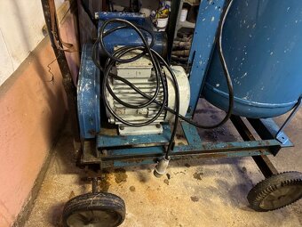 Prodám kompresor orlík, tří válec, motor 11 kw - 2
