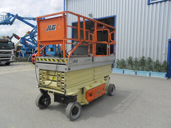 Nůžková pracovní plošina JLG 3246ES - 2