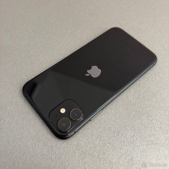 iPhone 11 64GB, 100% baterie, pěkný stav, rok záruka - 2