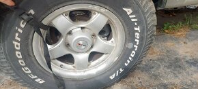 offroad alu disky 16" rozteč 6x139,7 s pneu BF Goodrich all - 2