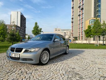 BMW E90 325i - 2