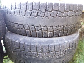 215/65 R16C Vraník - 2