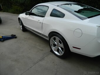 ford mustang rv.2010 - 2