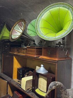 Rádia, gramofon s rourou - 2