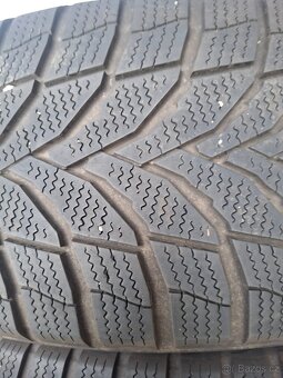 Zimní pneumatiky 235/60/18 - 2