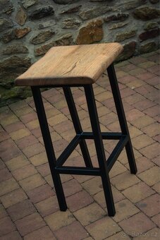 Dubová barová židle - 2