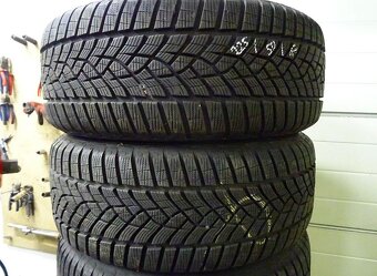Zimní pneu Goodyear, 225/50/17, 4 ks, 8 mm - 2