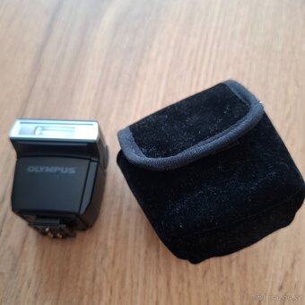 Blesk Olympus FL-LM3 jako nový - 2