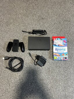 Nintendo Switch + hra a příslušenství - 2