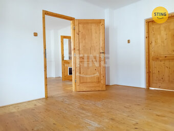 Pronájem bytu 3+1 v rodinném domě, 134042 - 2