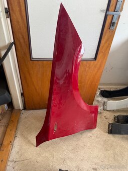 BMW E90 Pravý blatník - 2