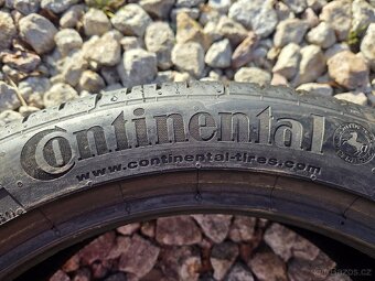 2ks téměř nových letních pneu Continental 215/45/17 - 2