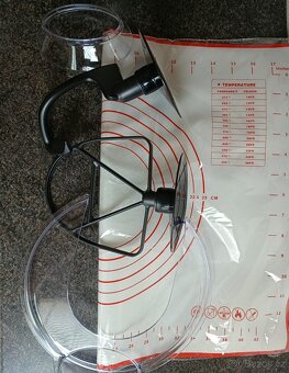 Kuchyňský robot - 2