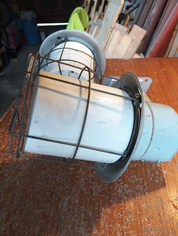 prodám dílenská světla do vlhka,2.ks - 2