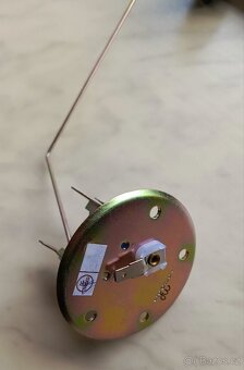 Plovák Suzuki Samurai. - 2